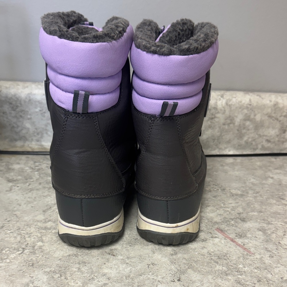 totes Kids Snow Boots in Black and Purple - Picture 3 of 4